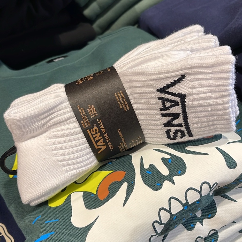 Vans Socks 3 pairs set CREW VANS.
"OFF THE WALL" White/Black
NWT
